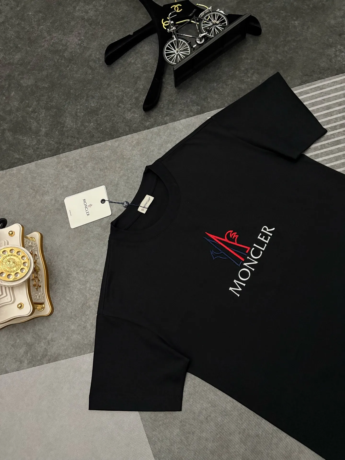 P135💰 MONCLER T 【 Moncler ， 】 New Arrival ， Premium Versatile ， Same Style MONCLER ， T ， ， ， ！ ， ， ， ， ， ， ， ！！ 300 ， ， 。 ， 。 ， ， ！！ Sizes：S、M、L、XL、XXL